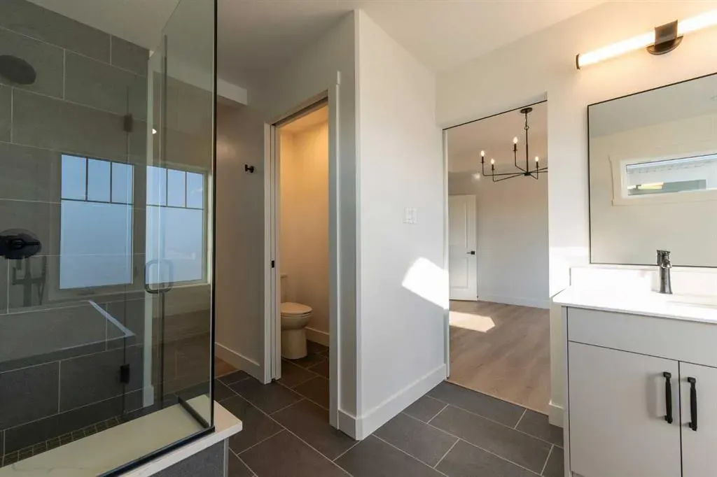 541 Riverhills Way W