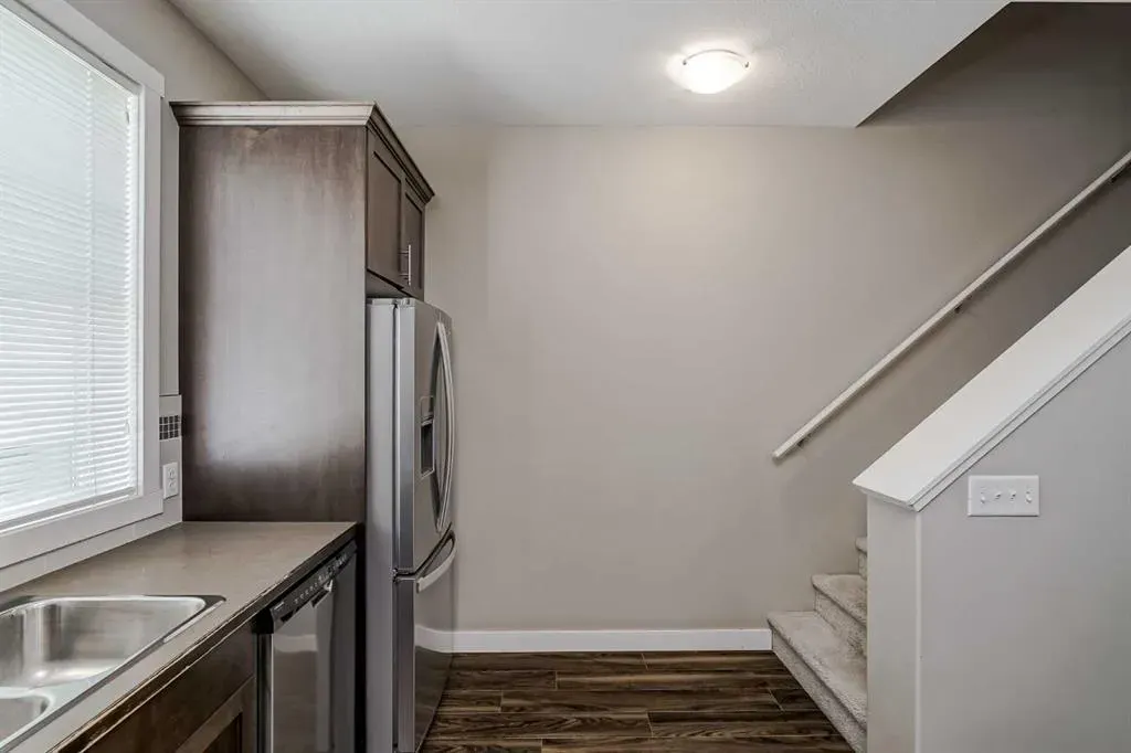 108 Redstone View NE