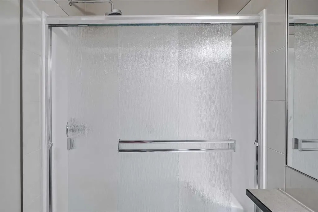 108 Redstone View NE