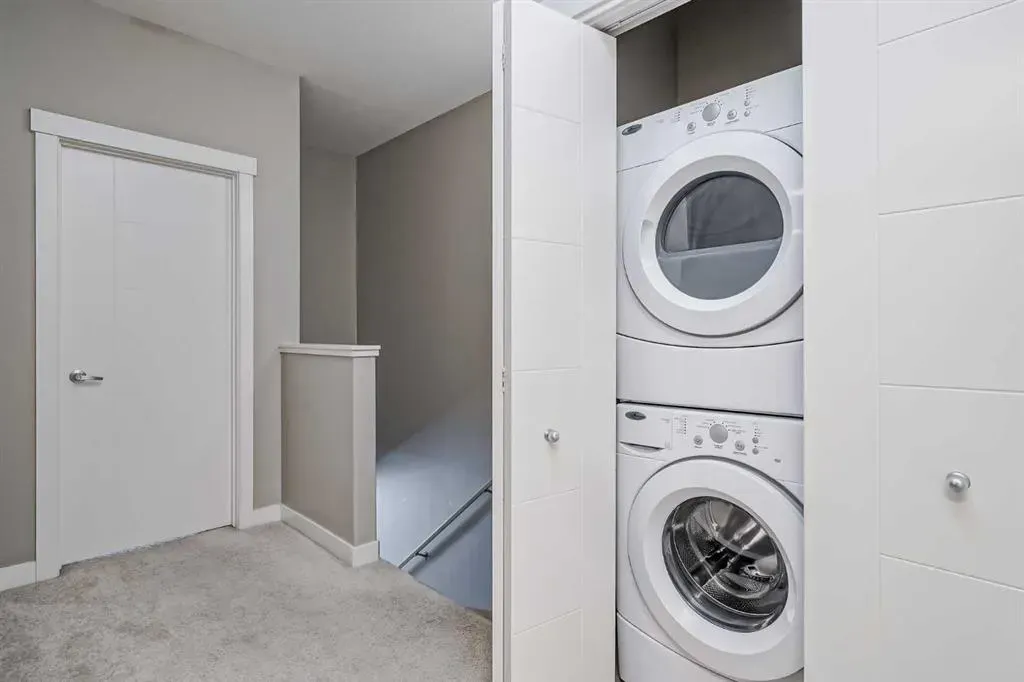 108 Redstone View NE