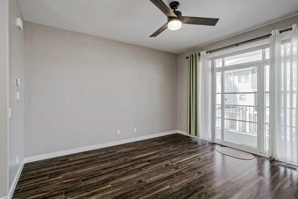 108 Redstone View NE