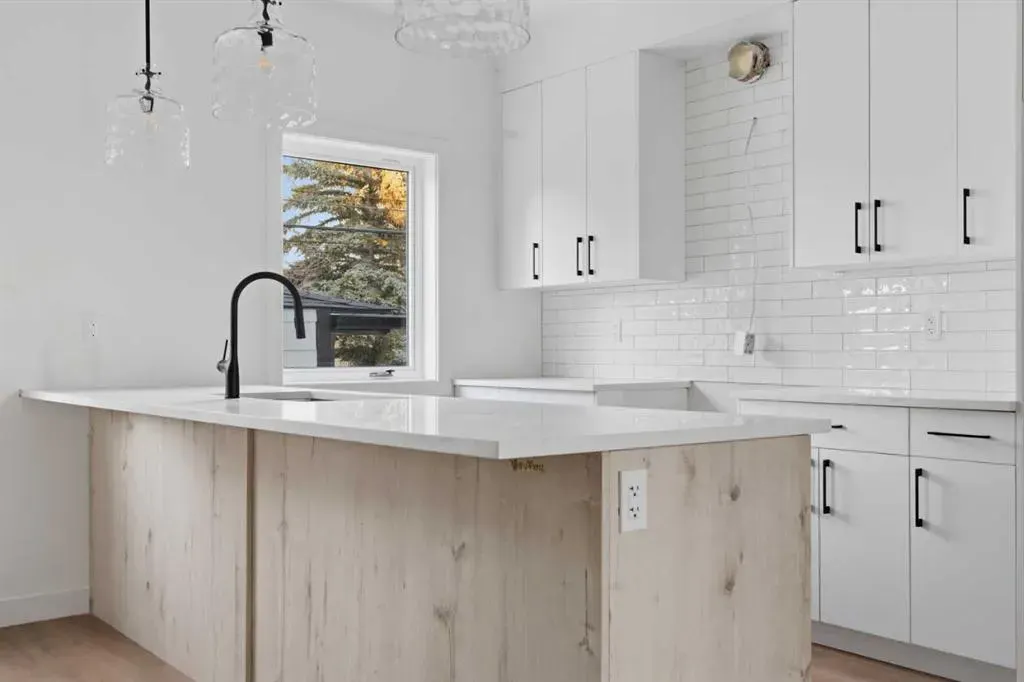 212 32 Avenue NE, #203