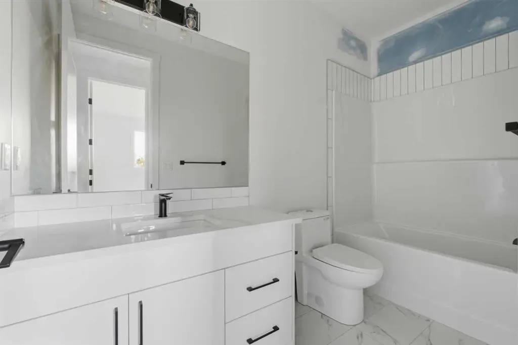 212 32 Avenue NE, #203