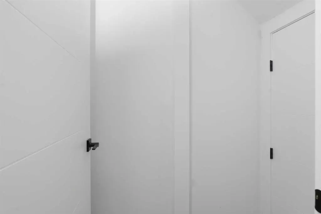 212 32 Avenue NE, #203