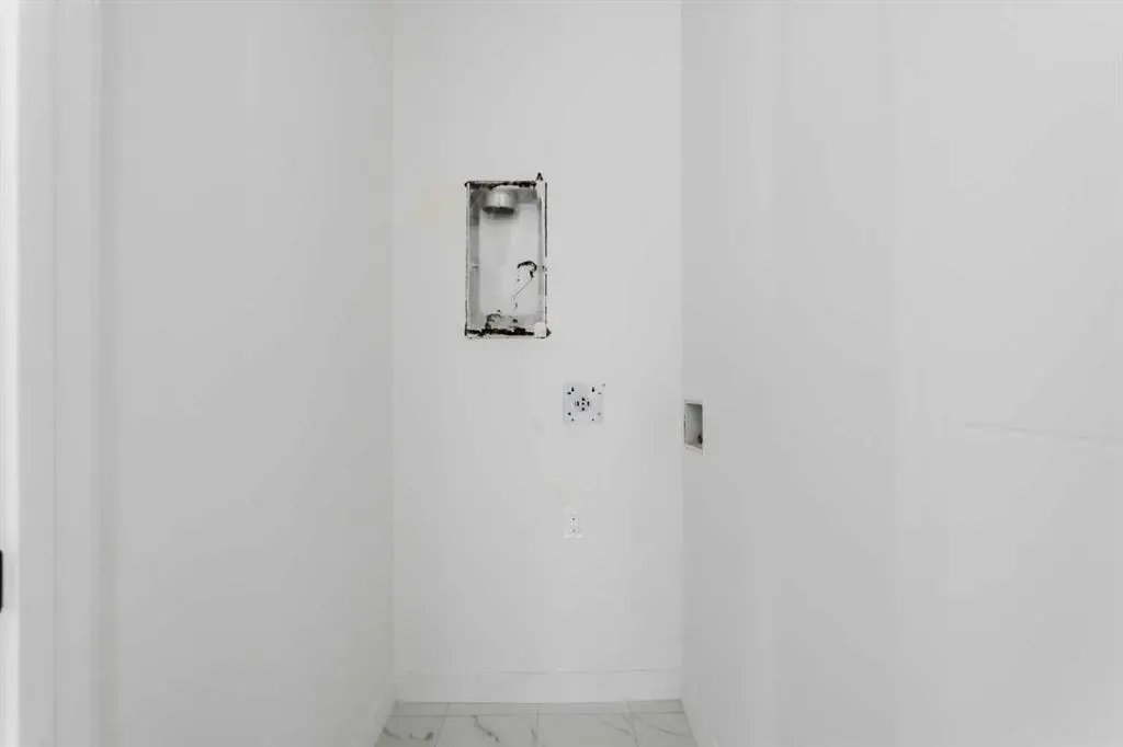 212 32 Avenue NE, #203