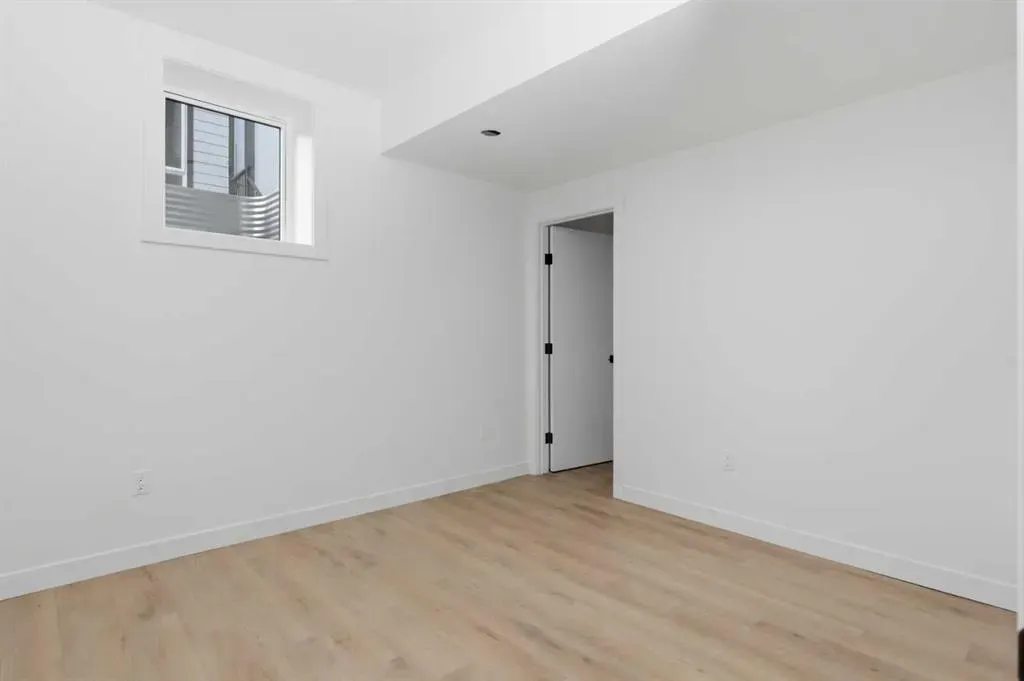 212 32 Avenue NE, #203