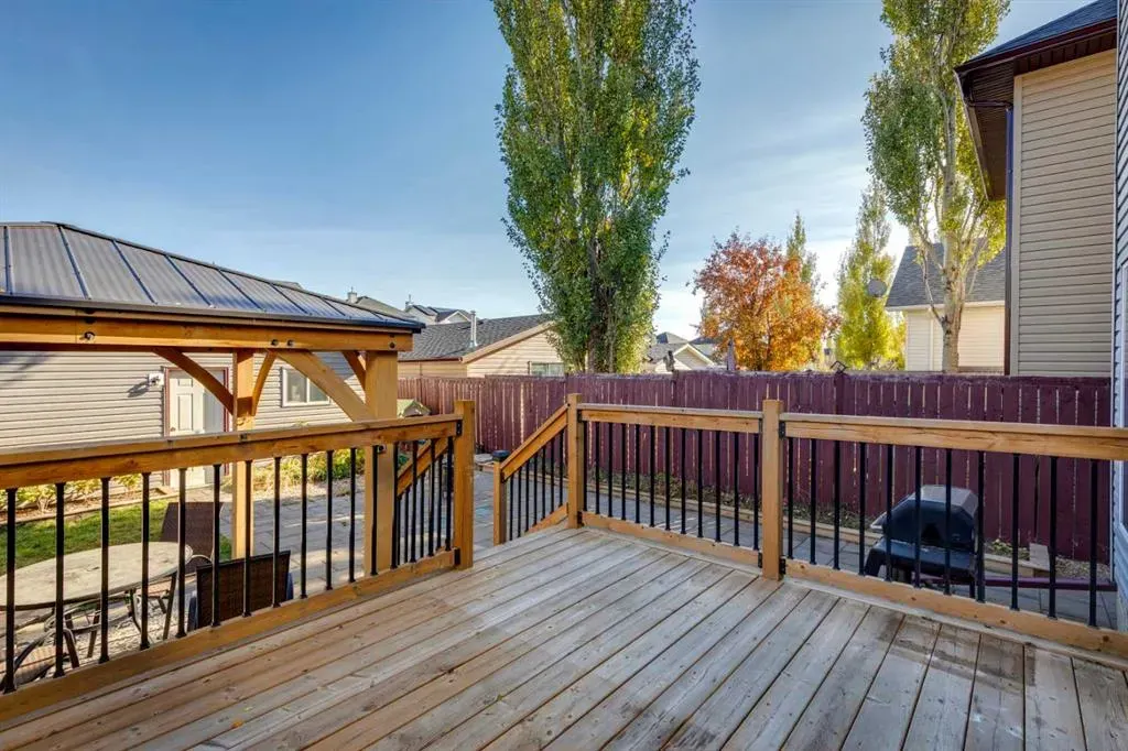 85 Crystal Shores Crescent