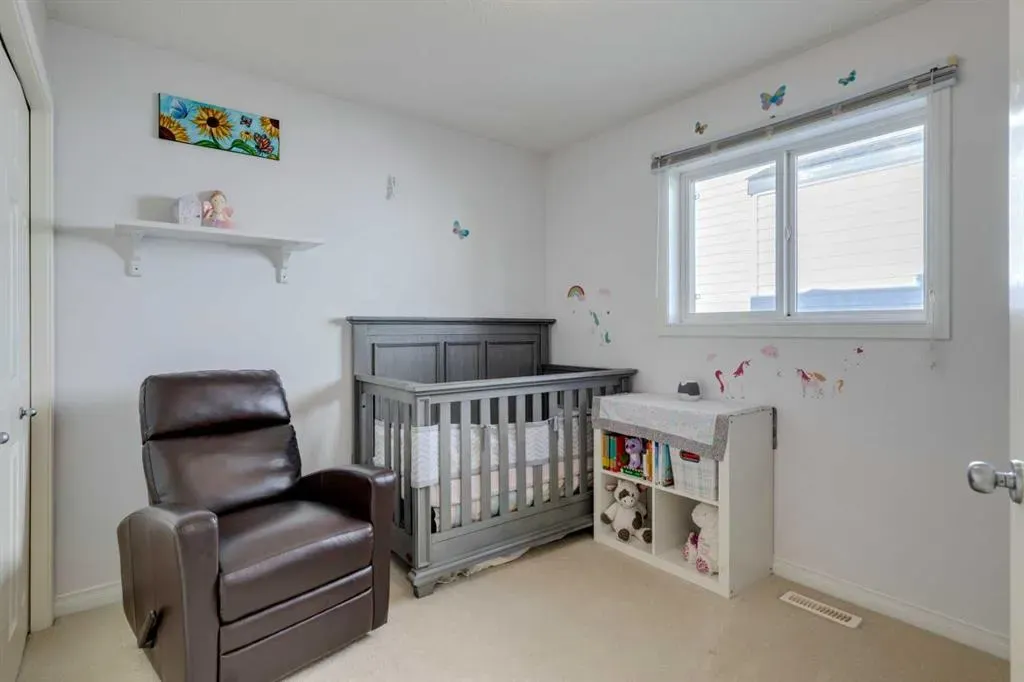 85 Crystal Shores Crescent