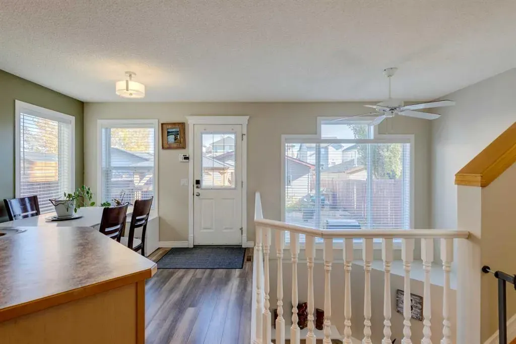 85 Crystal Shores Crescent