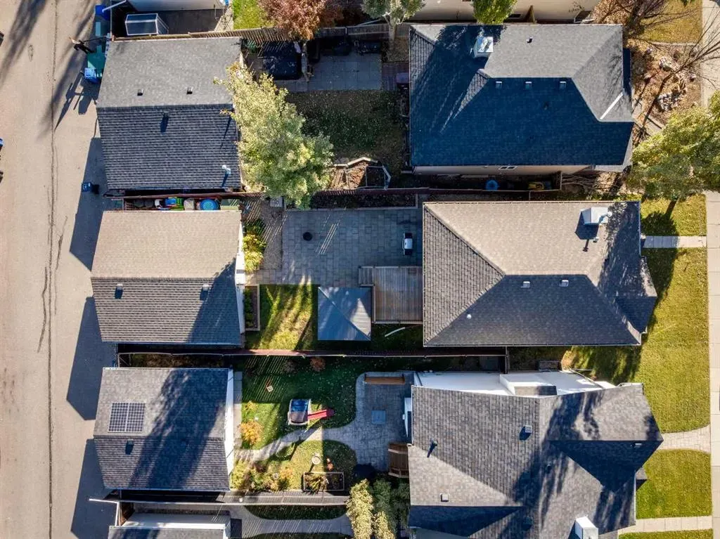 85 Crystal Shores Crescent