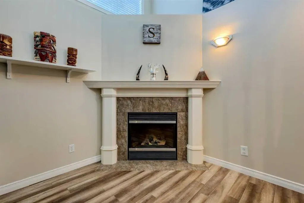 85 Crystal Shores Crescent