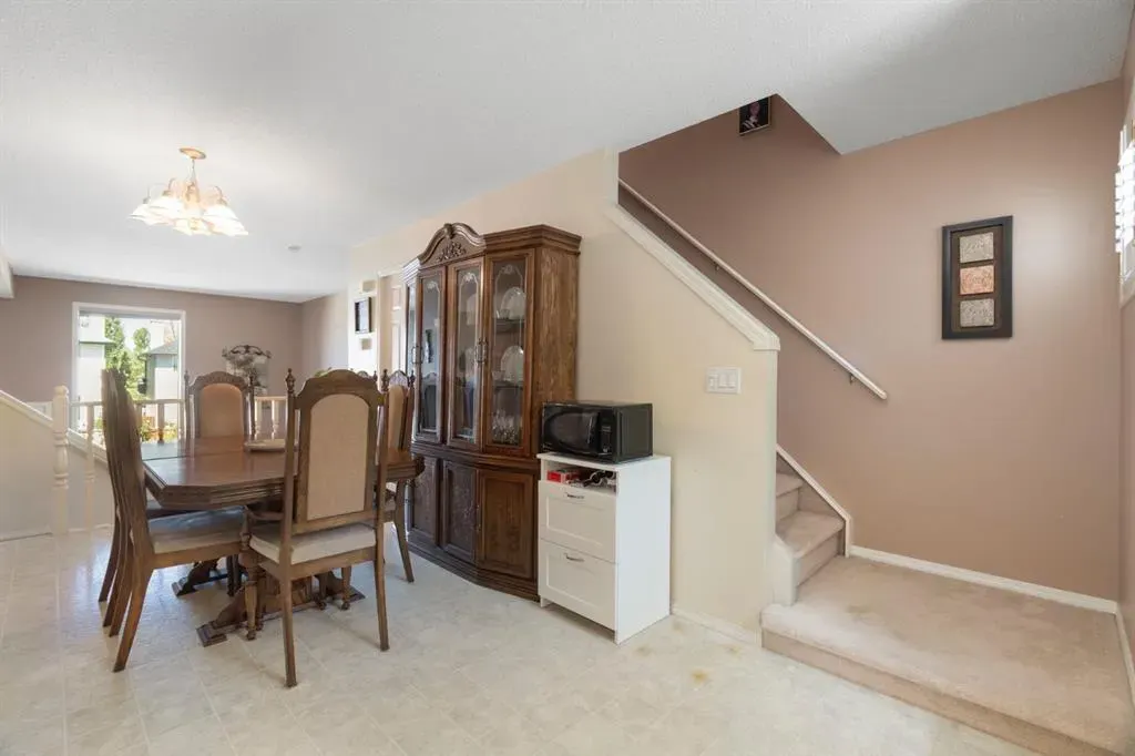 122 Bridlewood Lane SW