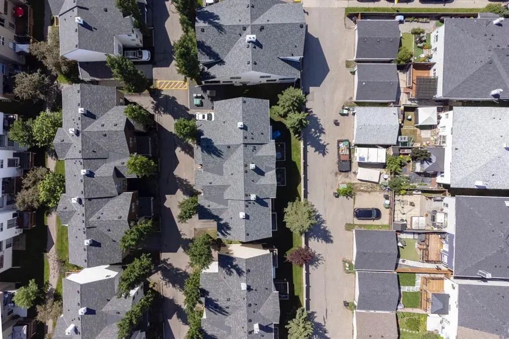 122 Bridlewood Lane SW