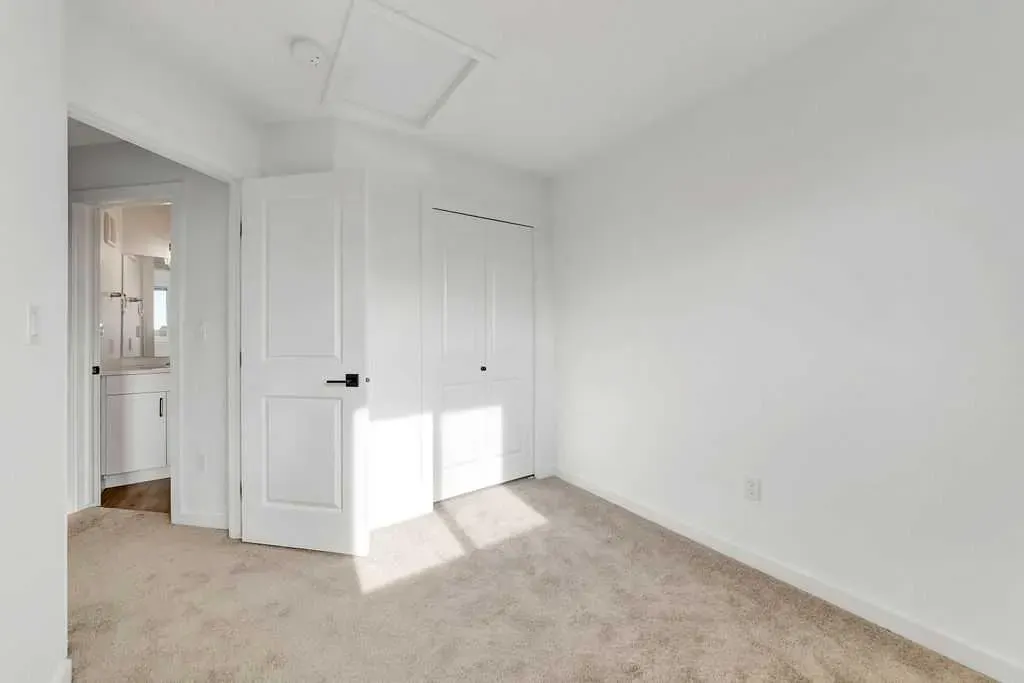 3616 41 B Avenue, #19