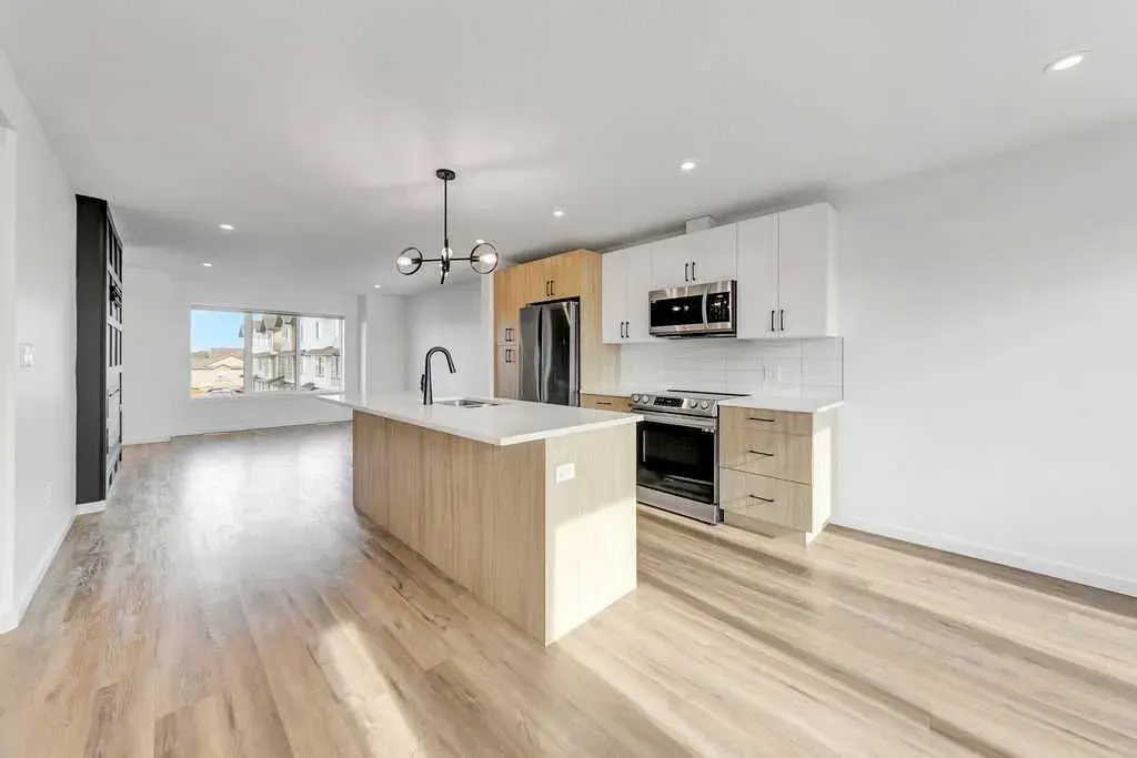 3616 41 B Avenue, #19