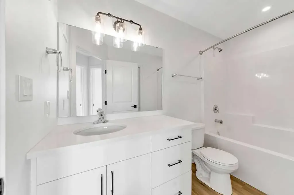 3616 41 B Avenue, #19