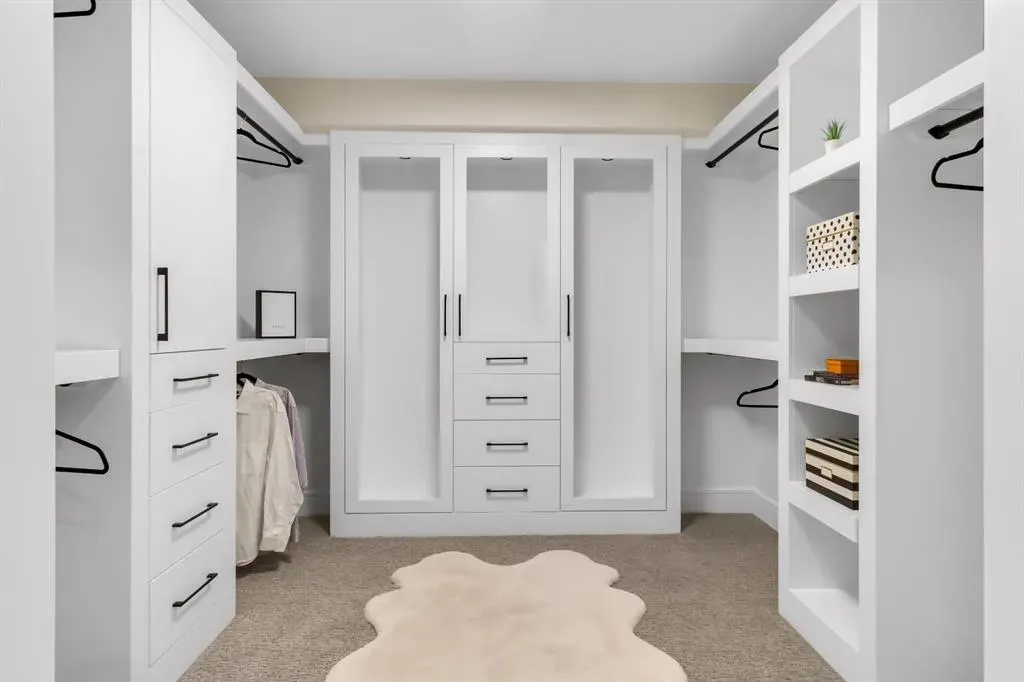 2118 Victoria Crescent NW