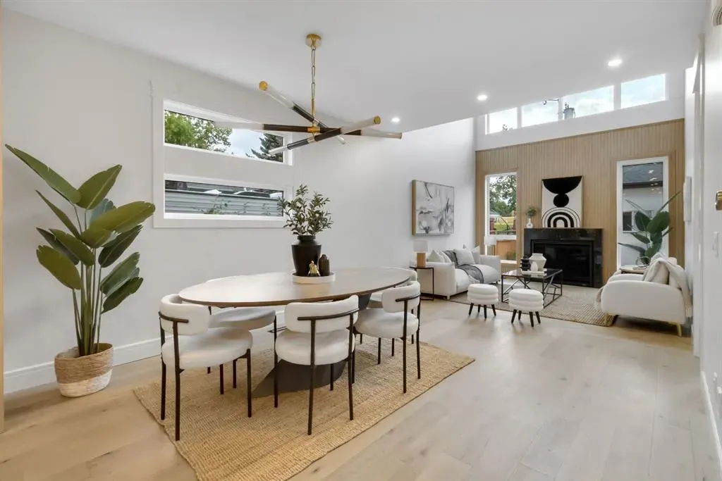 2118 Victoria Crescent NW