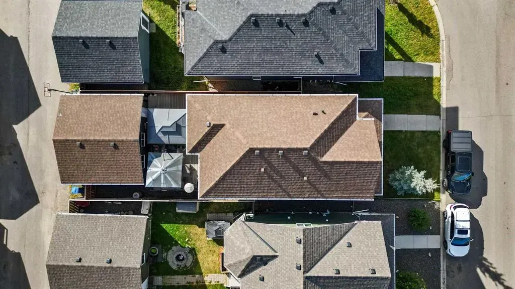 240 Evanspark Gardens NW