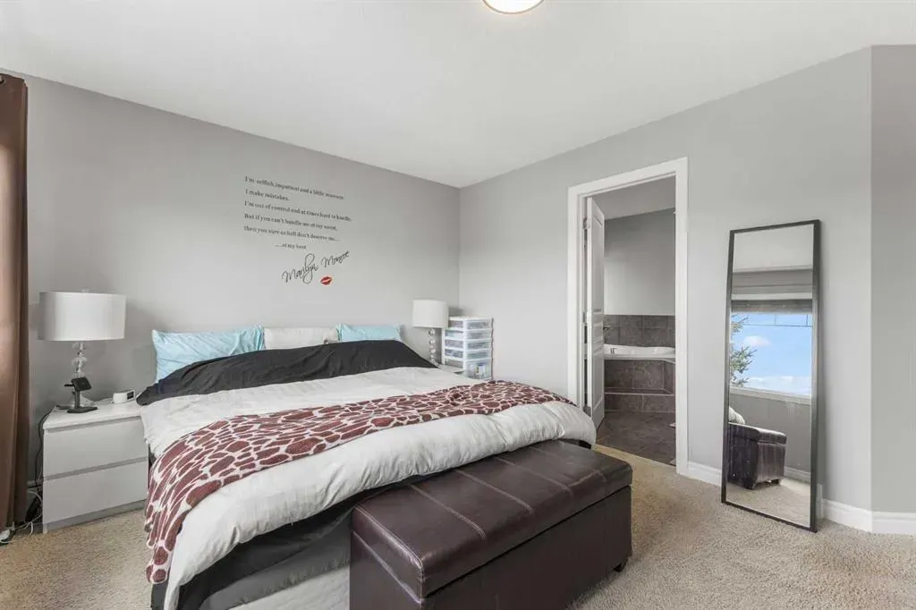 240 Evanspark Gardens NW