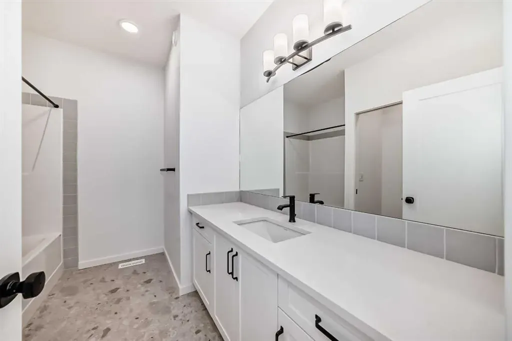 52 Creekside Path SW