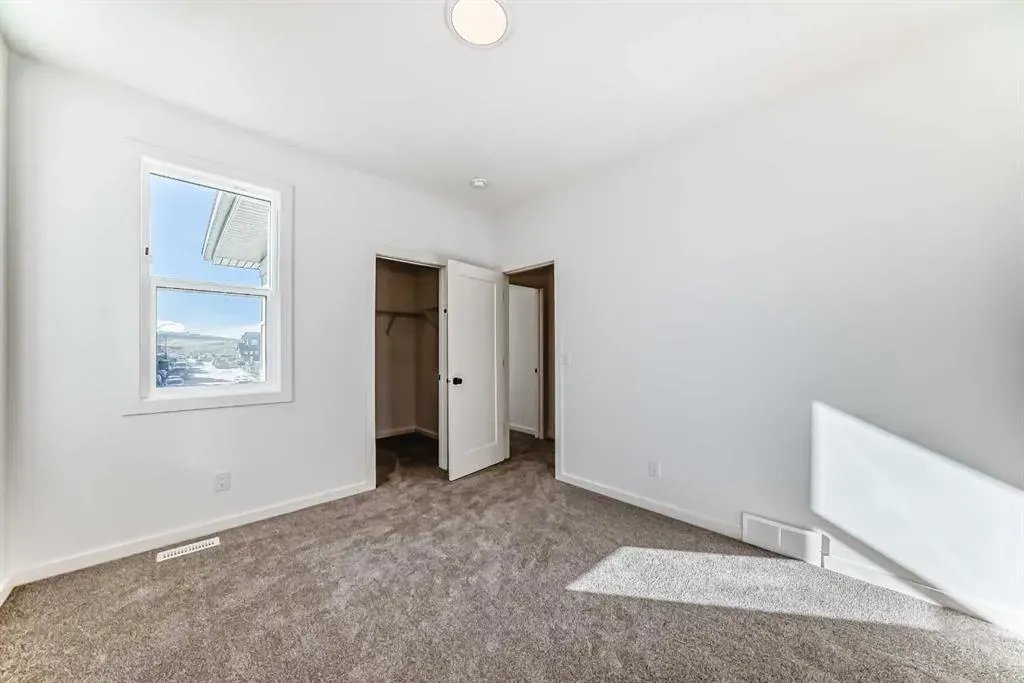 52 Creekside Path SW