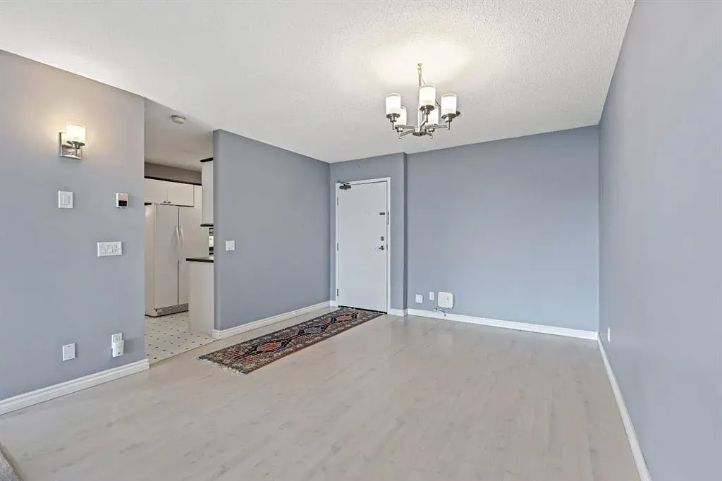 102 Centre Court, #309