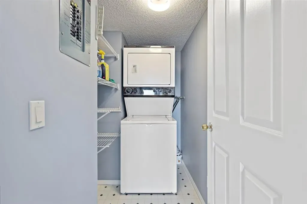 102 Centre Court, #309