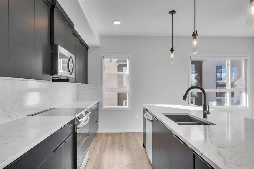 360 Harvest Hills Way NE, #201