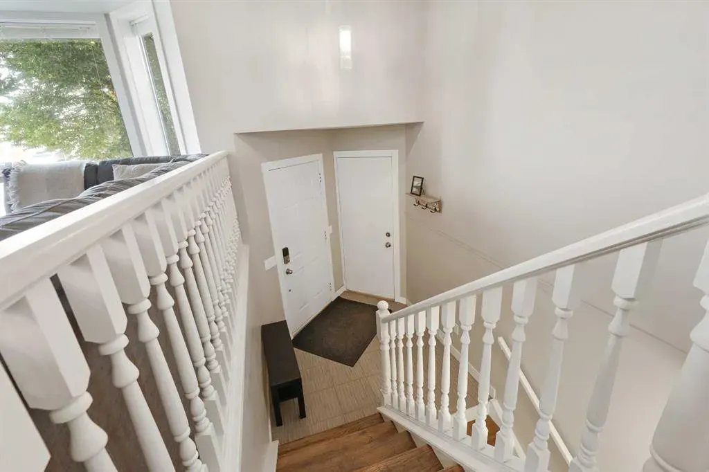 32 Rivercroft Close SE