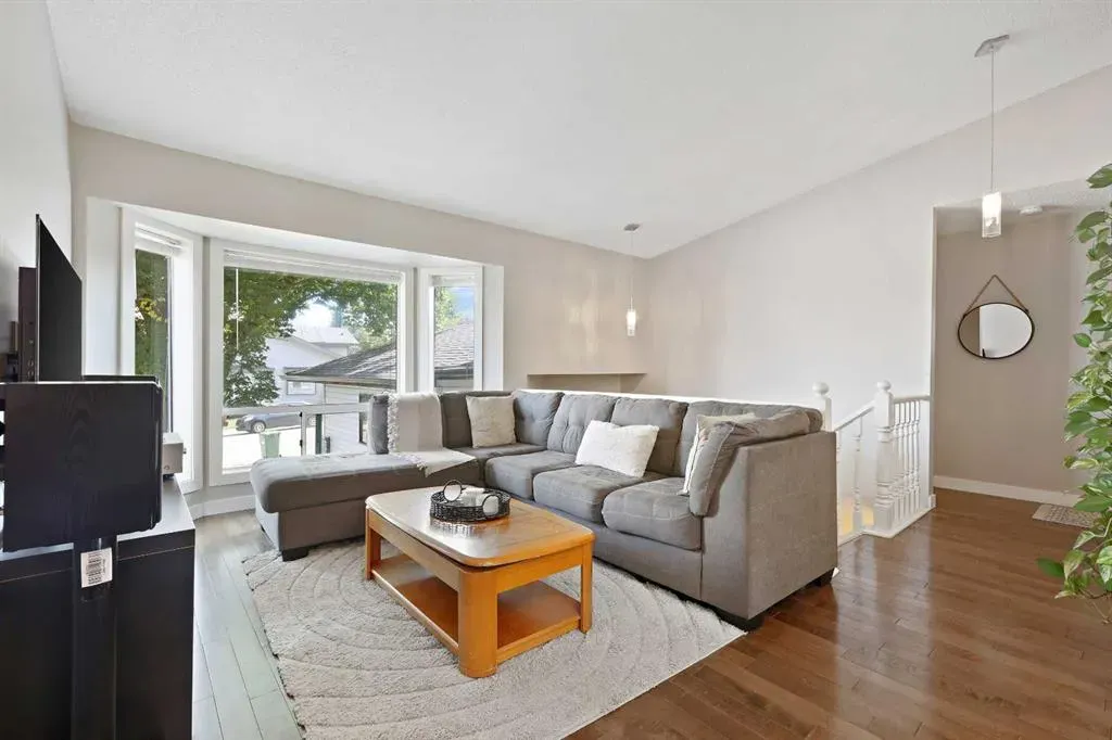 32 Rivercroft Close SE