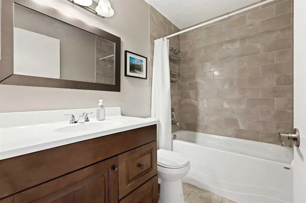 32 Rivercroft Close SE