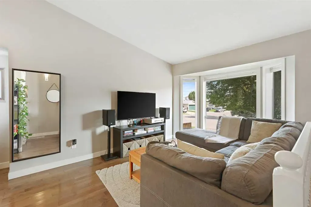 32 Rivercroft Close SE