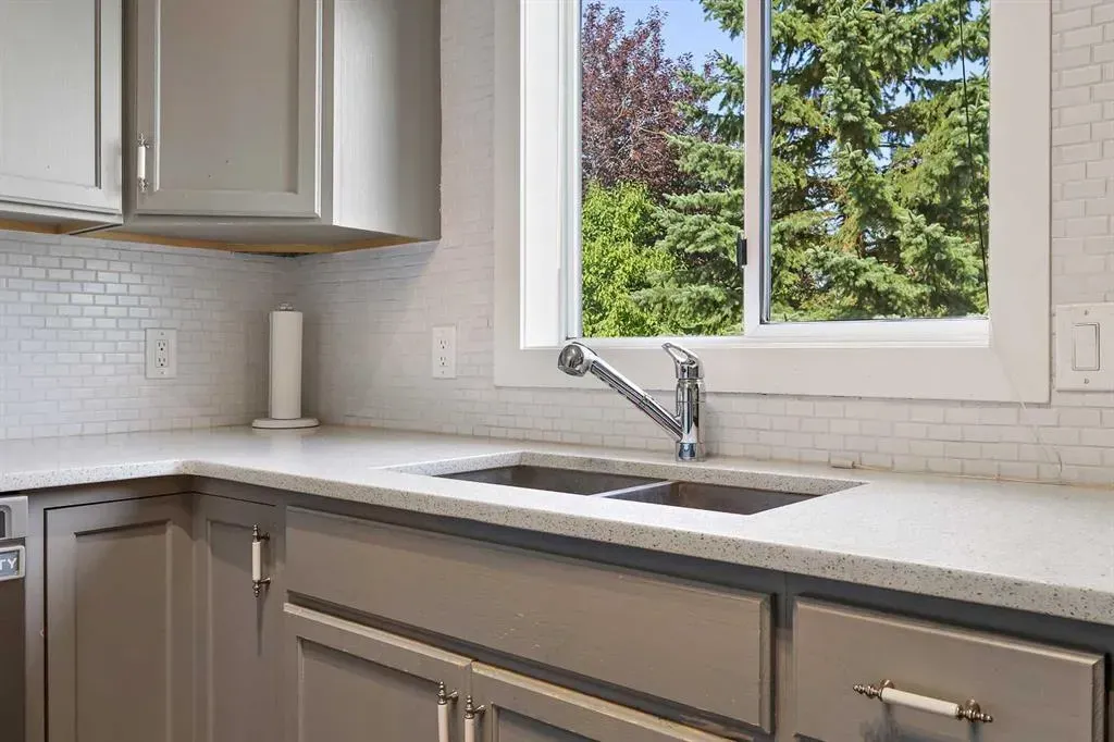 32 Rivercroft Close SE