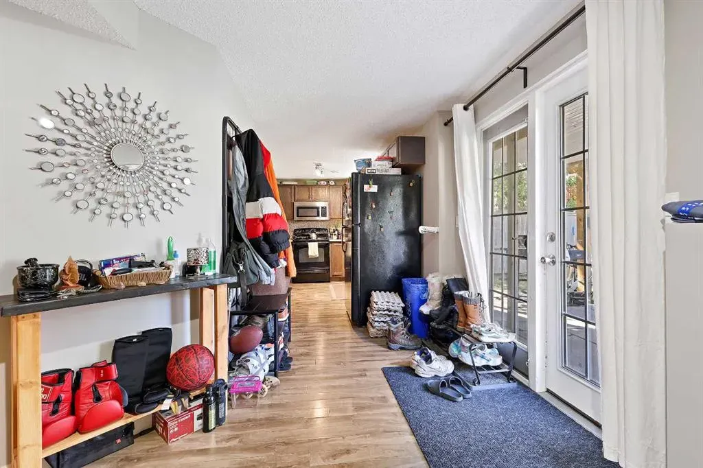 32 Rivercroft Close SE