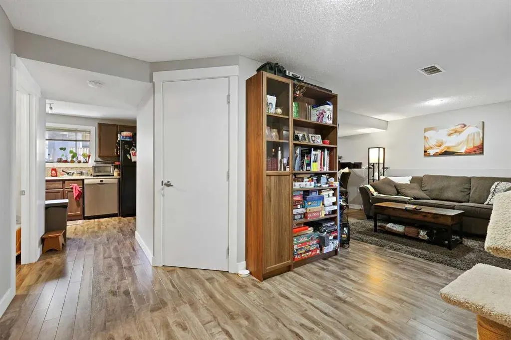 32 Rivercroft Close SE