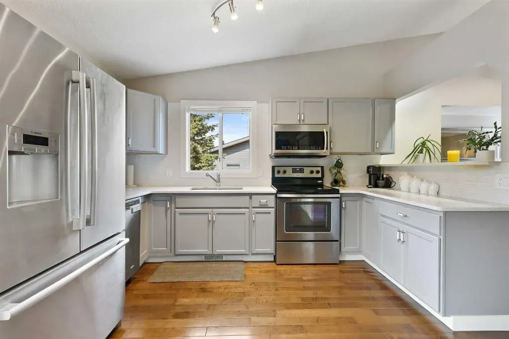 32 Rivercroft Close SE