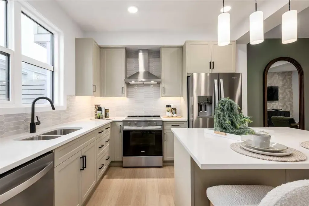 437 Alpine Avenue SW, #306