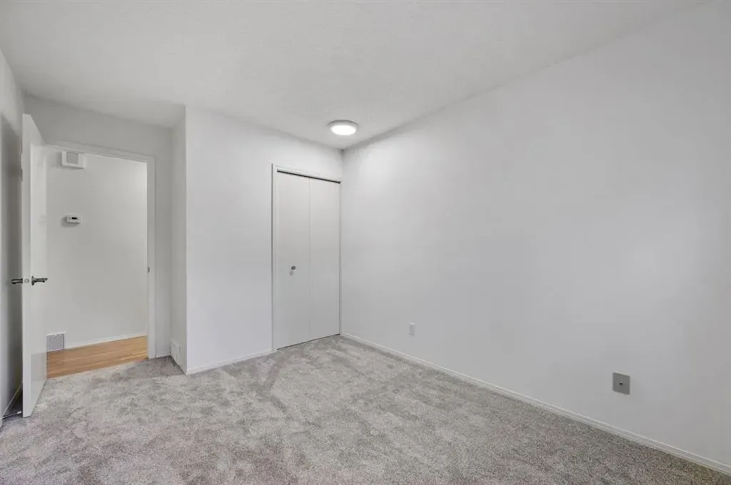 11 Coach Side Terrace SW