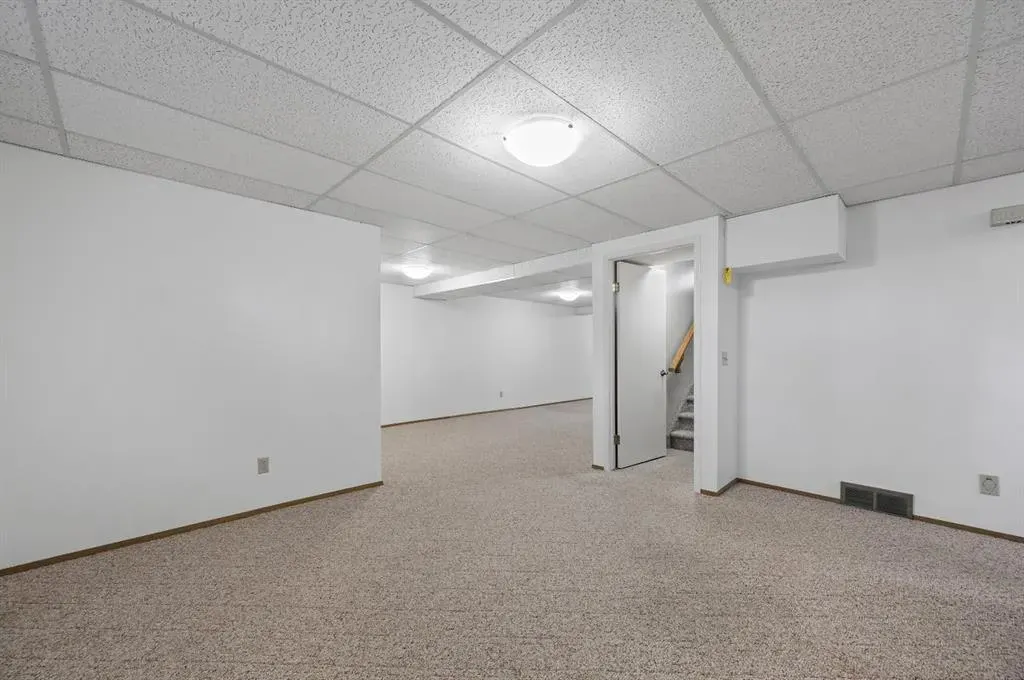 11 Coach Side Terrace SW