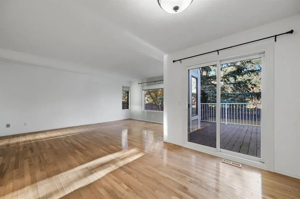 11 Coach Side Terrace SW