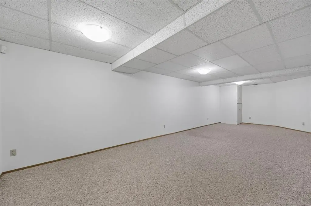 11 Coach Side Terrace SW