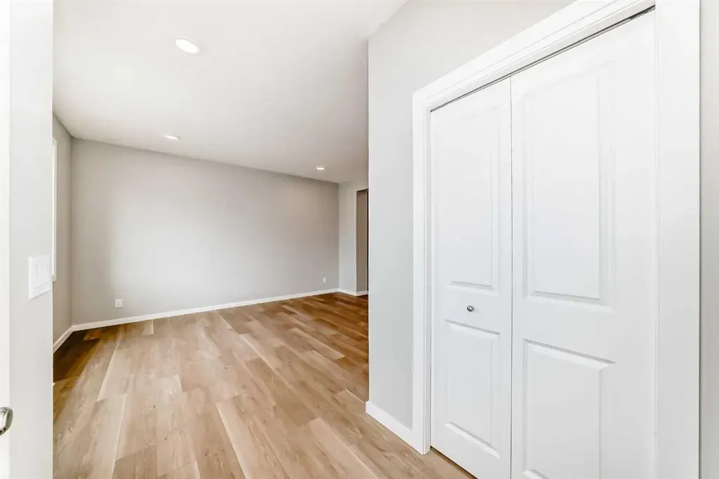 147 Bartlett Crescent SE