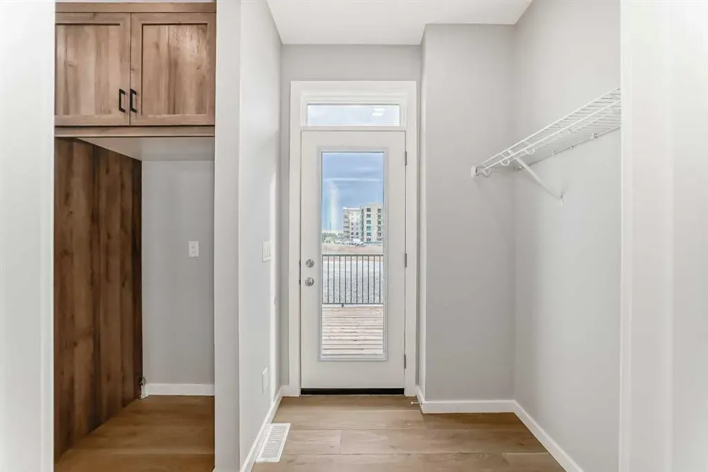 147 Bartlett Crescent SE