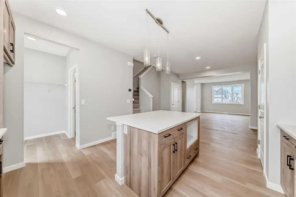 147 Bartlett Crescent SE