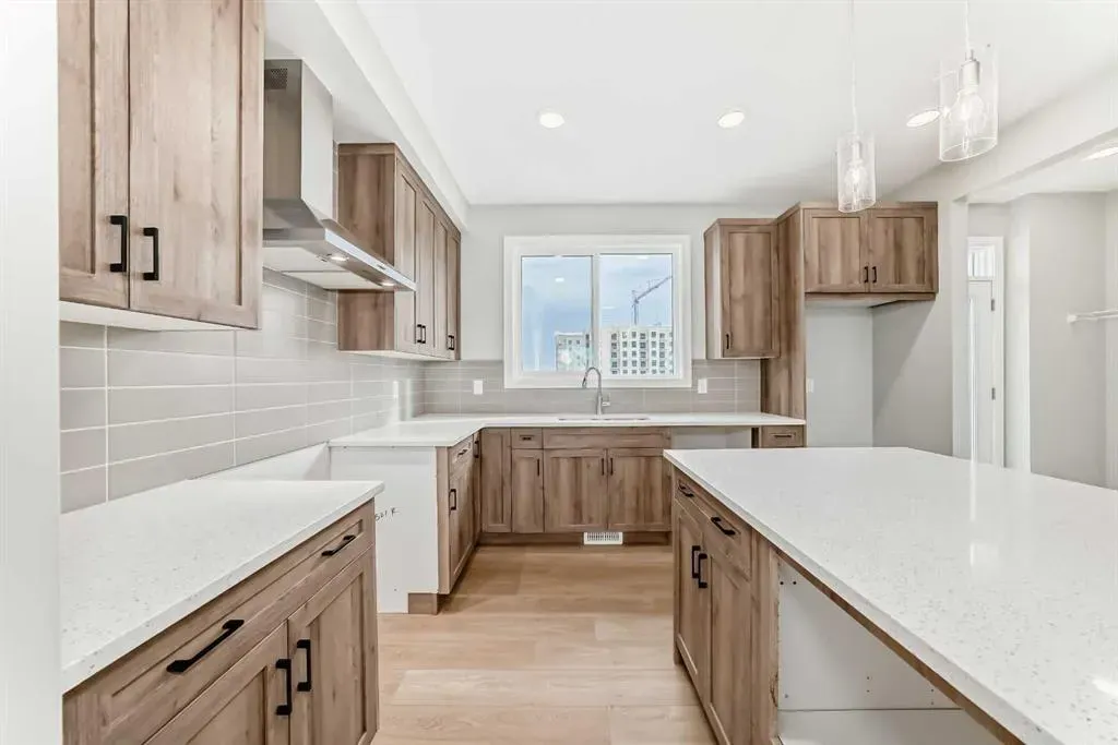 147 Bartlett Crescent SE