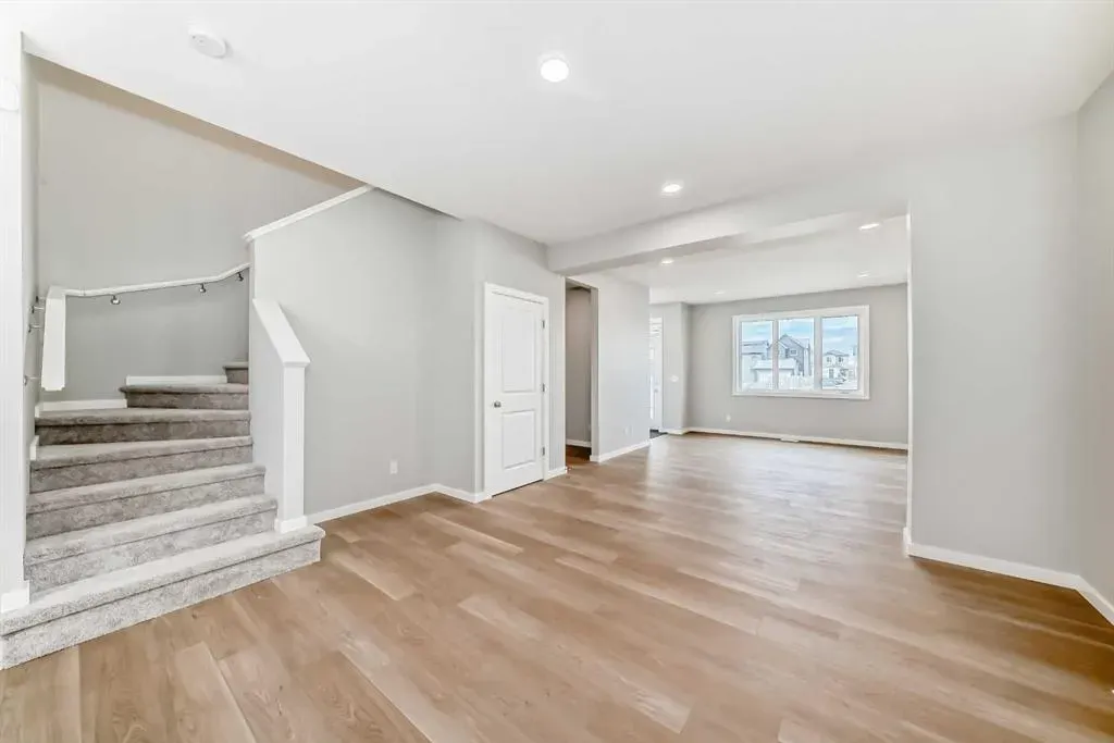 147 Bartlett Crescent SE