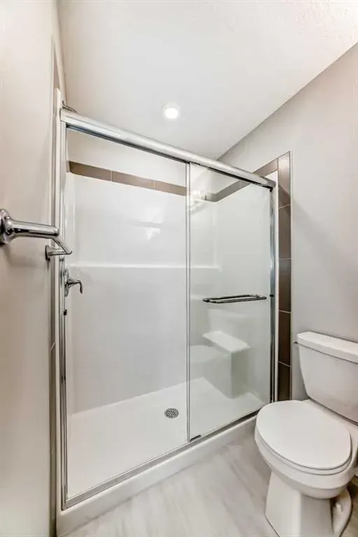 147 Bartlett Crescent SE