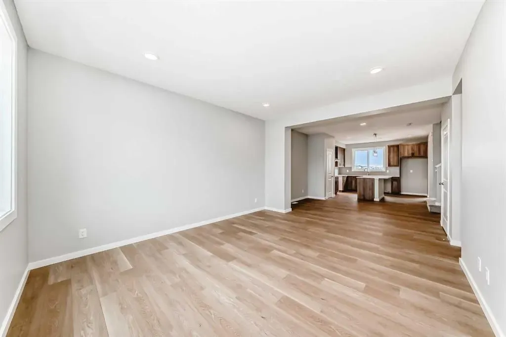 147 Bartlett Crescent SE