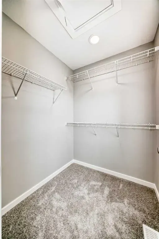 147 Bartlett Crescent SE